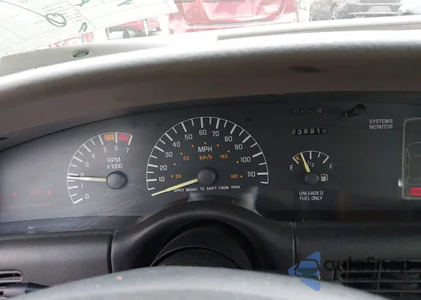 1998 Pontiac Bonneville Se z USA, uszkodzony, nr VIN 1G2HX52K4W4236814